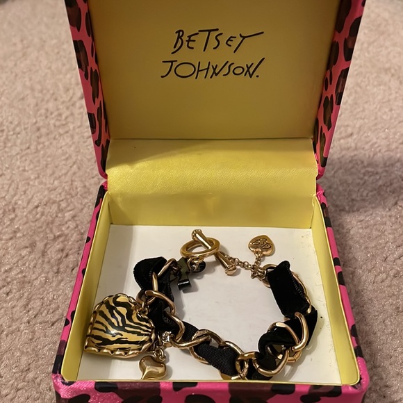 Betsey Johnson Zebra Print Bracelet - Picture 4 of 6